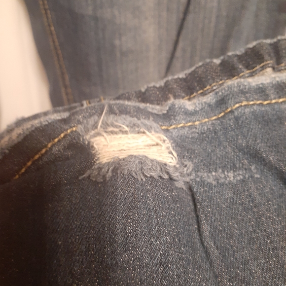 Distressed Boyfriend Jeans - Picture 4 of 7